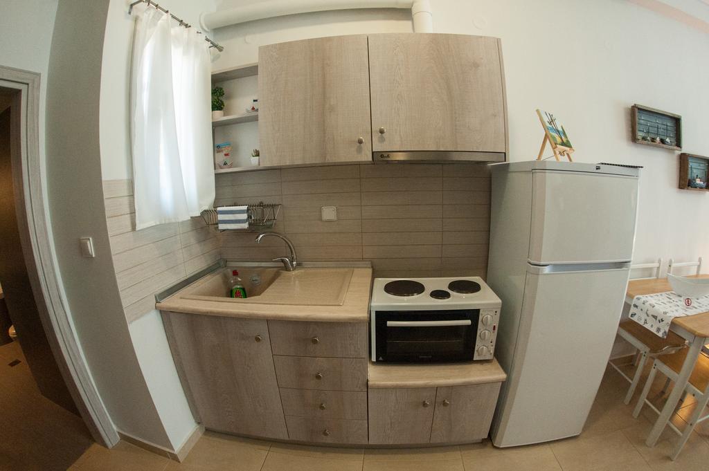 Thermaikos Studios & Apartments Peraía エクステリア 写真