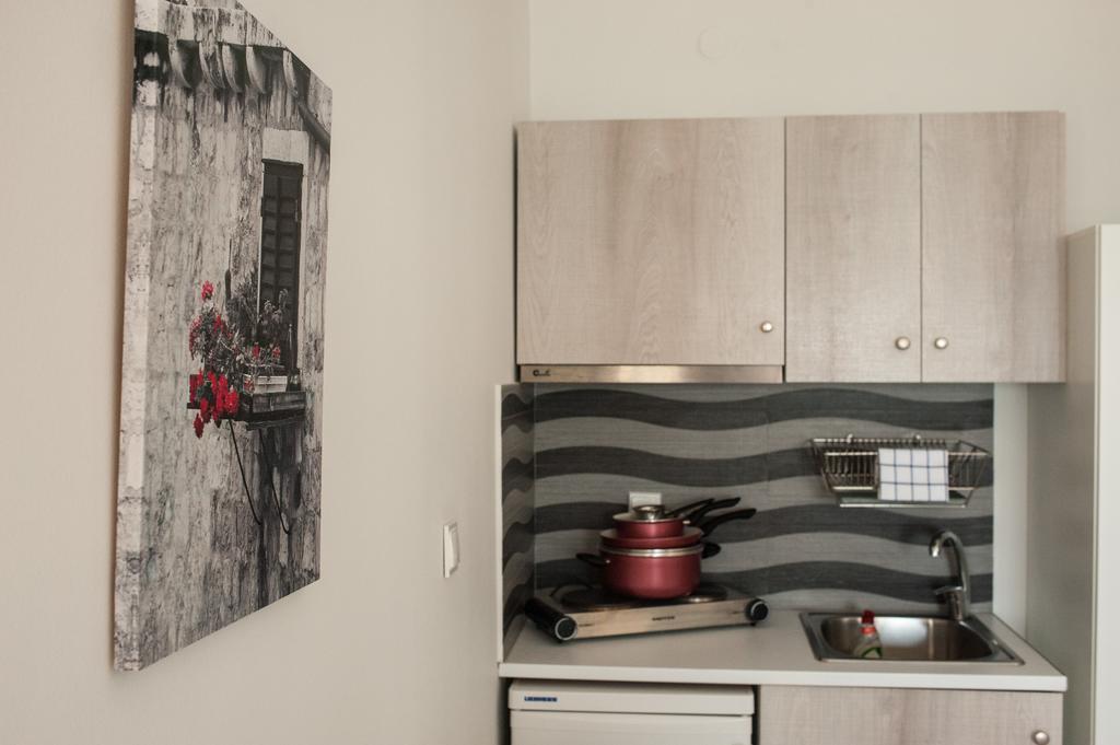 Thermaikos Studios & Apartments Peraía エクステリア 写真